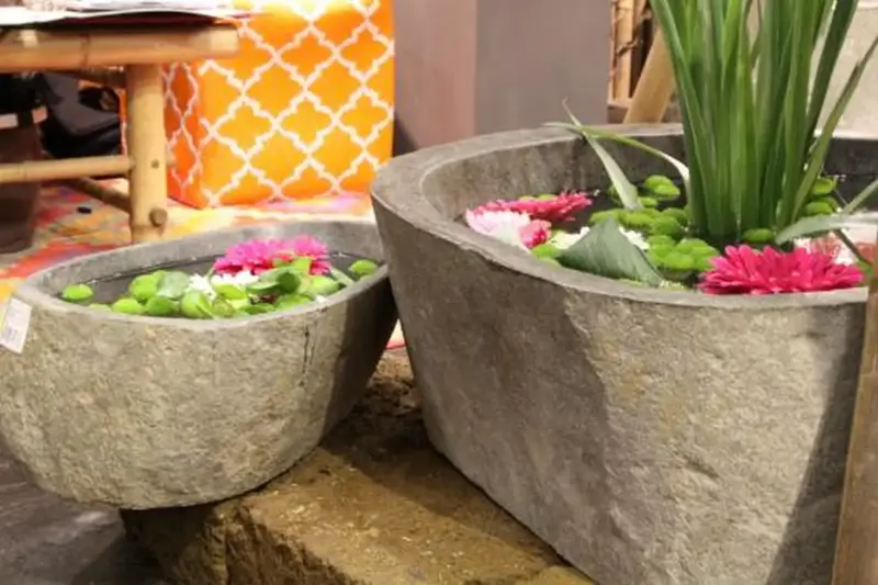 Product image 1 of the product “Water basin made of river stone. Dia approx 45-48. Height 16 ”